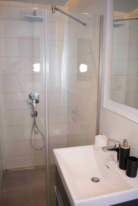 Luxury Cozy 2 Bdr Downtown Apt.2 Boedapest Buitenkant foto