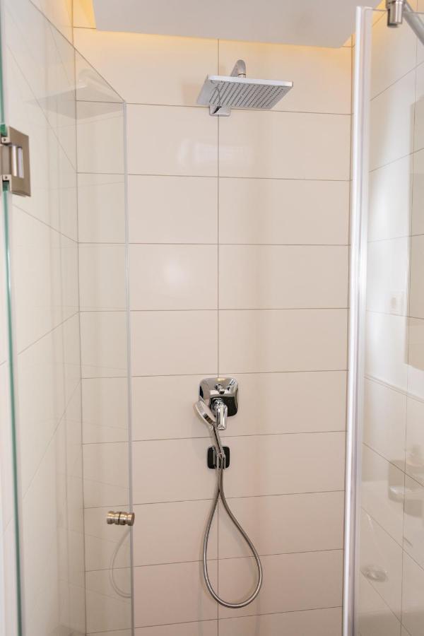 Luxury Cozy 2 Bdr Downtown Apt.2 Boedapest Buitenkant foto